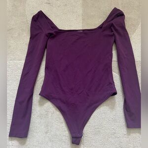 ARITZIA Babaton Square Neck Long-sleeve Bodysuit in grape